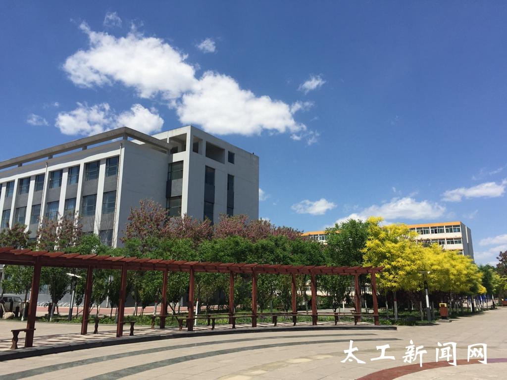 校园风光(春)-太原工业学院